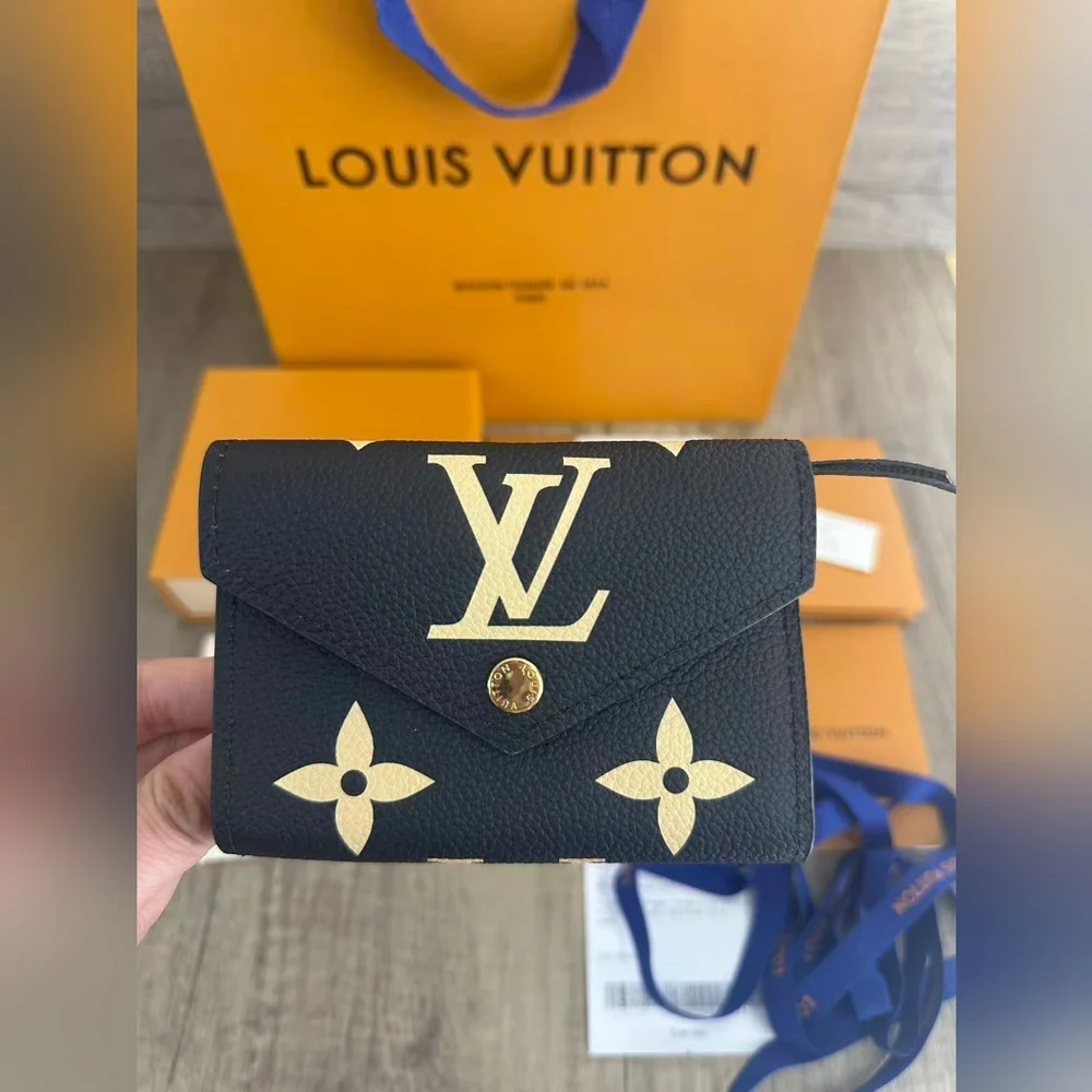 Louis Vuitton Victorine Wallet - Picture 2 of 13